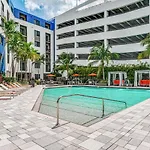 Doral 1Br W Wd Pool Gym Nr Airport Mia-17